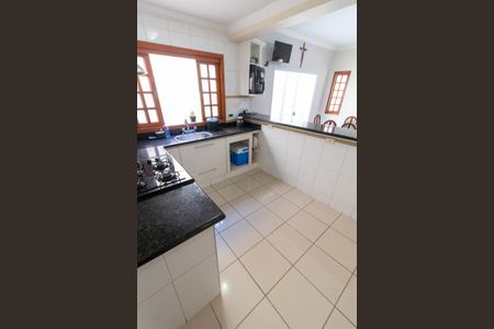 Casa de condomínio à venda com 288m², 5 quartos e 4 vagasCOZINHA