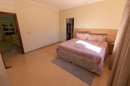 Casa de condomínio à venda com 288m², 5 quartos e 4 vagasSUITE MASTER