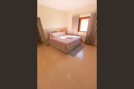 Casa de condomínio à venda com 288m², 5 quartos e 4 vagasSUITE MASTER