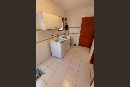 Casa de condomínio à venda com 288m², 5 quartos e 4 vagasÁREA DE SERVIÇO