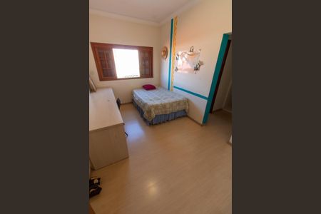 Casa de condomínio à venda com 288m², 5 quartos e 4 vagasSUITE