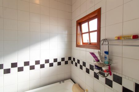 Casa de condomínio à venda com 288m², 5 quartos e 4 vagasBANHEIRO DA SUITE MASTER