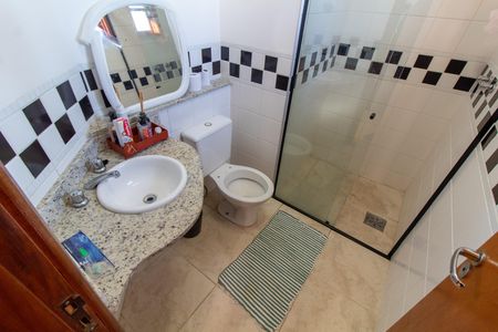 Casa de condomínio à venda com 288m², 5 quartos e 4 vagasBANHEIRO DA SUITE 2