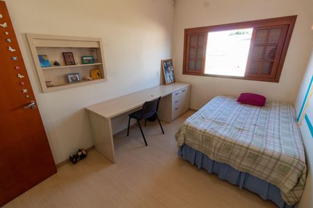 Casa de condomínio à venda com 288m², 5 quartos e 4 vagasSUITE