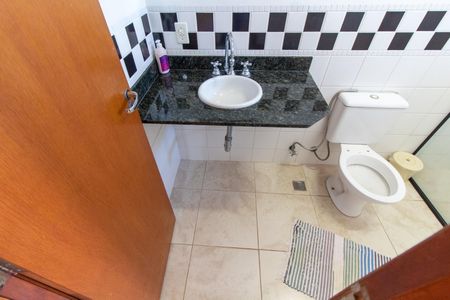 Casa de condomínio à venda com 288m², 5 quartos e 4 vagasBANHEIRO DA SUITE 3