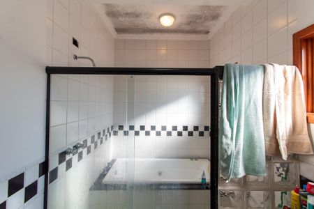 Casa de condomínio à venda com 288m², 5 quartos e 4 vagasBANHEIRO DA SUITE MASTER