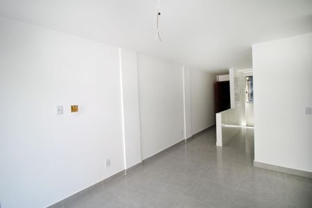 Sala de apartamento à venda com 2 quartos, 67m² em Penha, Rio de Janeiro