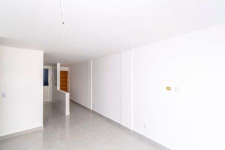 Apartamento à venda com 67m², 2 quartos e 1 vagaSala