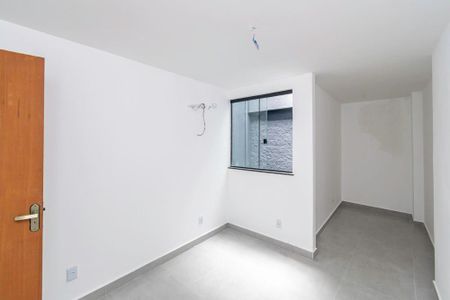 Quarto 1 de apartamento à venda com 2 quartos, 50m² em Penha, Rio de Janeiro