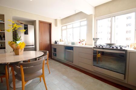 Apartamento para alugar com 169m², 2 quartos e 1 vaga