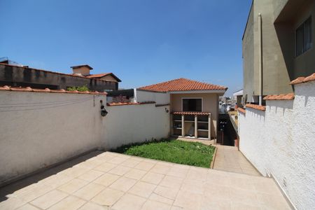 Casa para alugar com 210m², 3 quartos e 2 vagasQuintal