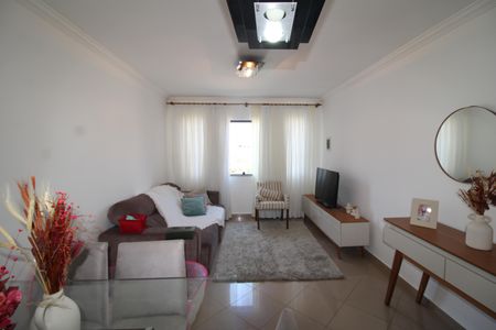 Sala de casa para alugar com 4 quartos, 210m² em Parque Peruche, São Paulo