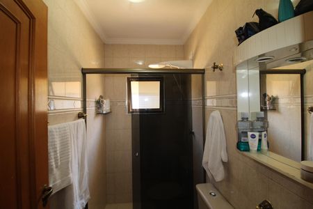 Casa para alugar com 210m², 3 quartos e 2 vagasBanheiro 1