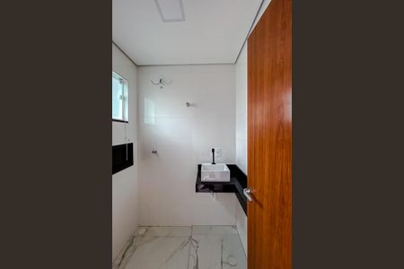 Casa à venda com 125m², 2 quartos e 4 vagas Casa à venda com 125m², 2 quartos e 4 vagasBanheiro da Suíte 2