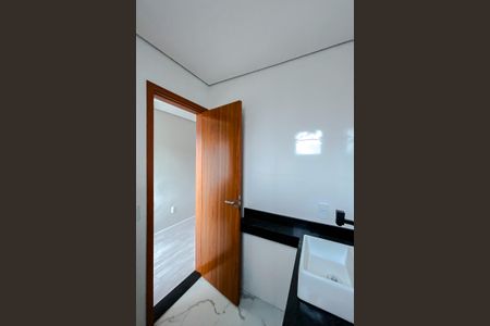 Casa à venda com 125m², 2 quartos e 4 vagas Casa à venda com 125m², 2 quartos e 4 vagasBanheiro da Suíte 1