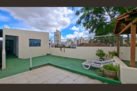 Casa à venda com 432m², 3 quartos e 3 vagas Casa à venda com 432m², 3 quartos e 3 vagasÁrea comum