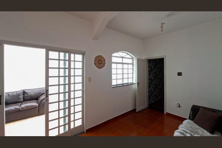 Casa à venda com 432m², 3 quartos e 3 vagas Casa à venda com 432m², 3 quartos e 3 vagasSala