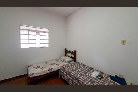 Casa à venda com 432m², 3 quartos e 3 vagas Casa à venda com 432m², 3 quartos e 3 vagasQuarto 2