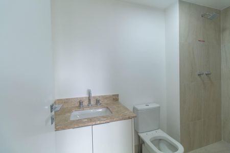 Apartamento para alugar com 65m², 2 quartos e 1 vaga Apartamento para alugar com 65m², 2 quartos e 1 vagaBanheiro da Suíte