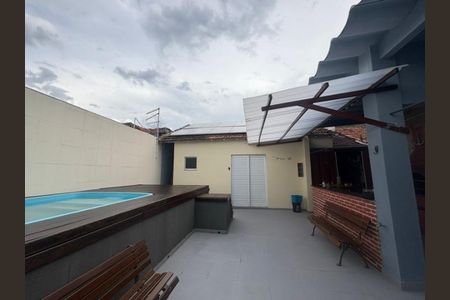 Casa de condomínio à venda com 250m², 5 quartos e 3 vagasÁrea externa