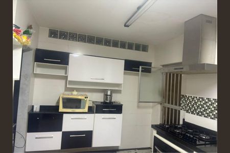 Casa de condomínio à venda com 250m², 5 quartos e 3 vagasCozinha