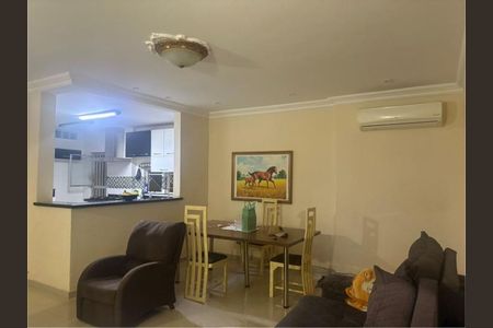 Sala de casa de condomínio à venda com 5 quartos, 250m² em Lins de Vasconcelos, Rio de Janeiro