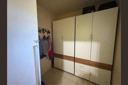 Casa de condomínio à venda com 250m², 5 quartos e 3 vagasQuarto