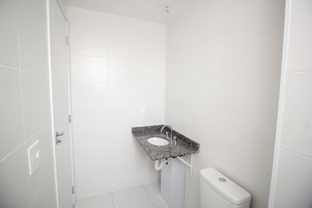 Apartamento à venda com 57m², 2 quartos e 2 vagasBanheiro da Suíte 2