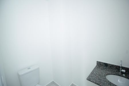 Apartamento à venda com 57m², 2 quartos e 2 vagasBanheiro da Suíte 2