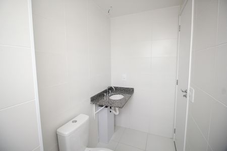 Apartamento à venda com 57m², 2 quartos e 2 vagasBanheiro da Suíte 1