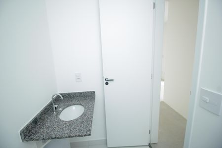 Apartamento à venda com 57m², 2 quartos e 2 vagasBanheiro da Suíte 2