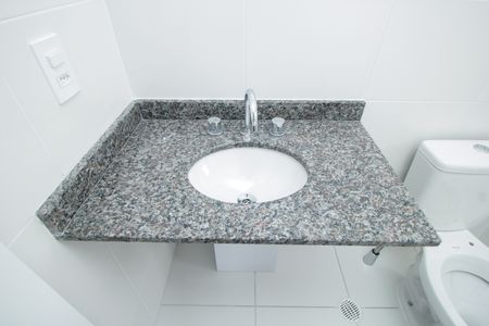 Apartamento à venda com 57m², 2 quartos e 2 vagasBanheiro da Suíte 1