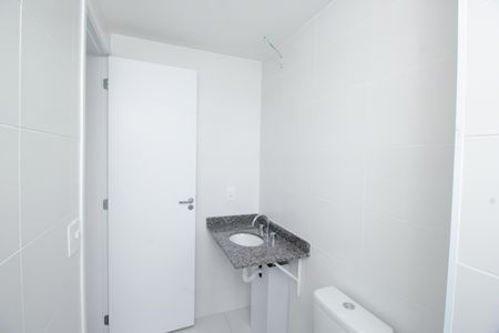 Apartamento à venda com 57m², 2 quartos e 2 vagasBanheiro da Suíte 1