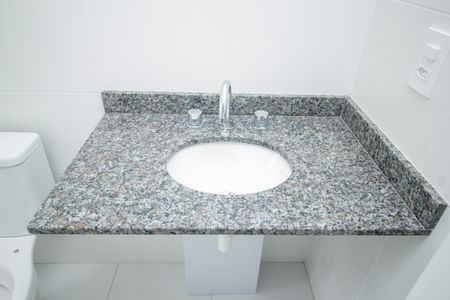 Apartamento à venda com 57m², 2 quartos e 2 vagasBanheiro da Suíte 2