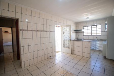 Casa para alugar com 400m², 4 quartos e 10 vagasCozinha 