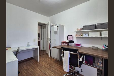 Apartamento à venda com 139m², 4 quartos e 2 vagasQuarto 2