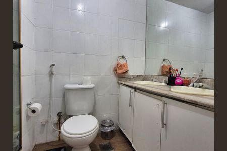 Apartamento à venda com 139m², 4 quartos e 2 vagasBanheiro 