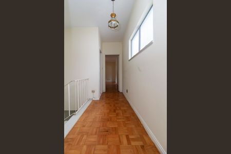 Casa à venda com 253m², 3 quartos e 4 vagasCorredor