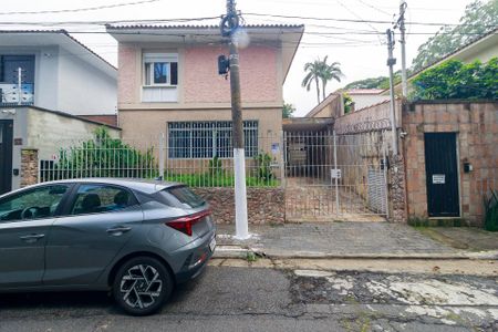 Casa à venda com 253m², 3 quartos e 4 vagasFachada