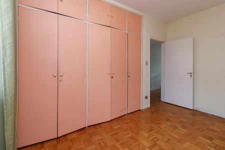 Casa à venda com 253m², 3 quartos e 4 vagasQuarto 2