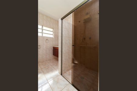 Casa à venda com 253m², 3 quartos e 4 vagasBanheiro 2