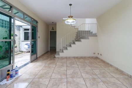 Casa à venda com 253m², 3 quartos e 4 vagasSala