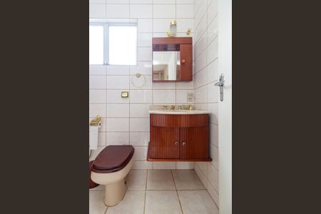 Casa à venda com 253m², 3 quartos e 4 vagasSuíte - Banheiro