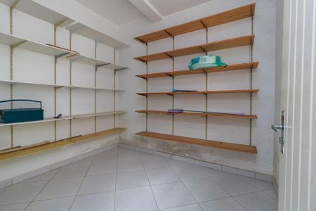 Casa à venda com 253m², 3 quartos e 4 vagasÁrea de Serviço - Dispensa