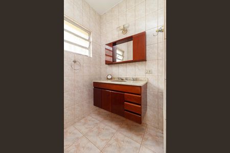 Casa à venda com 253m², 3 quartos e 4 vagasBanheiro 2