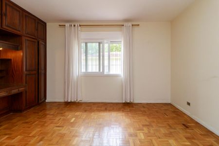 Casa à venda com 253m², 3 quartos e 4 vagasSuíte