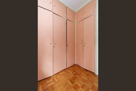 Casa à venda com 253m², 3 quartos e 4 vagasSuíte - Closet