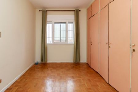 Casa à venda com 253m², 3 quartos e 4 vagasQuarto 2