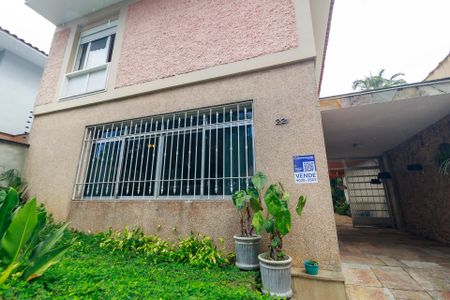 Casa à venda com 253m², 3 quartos e 4 vagasFachada