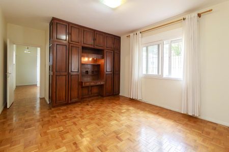 Casa à venda com 253m², 3 quartos e 4 vagasSuíte